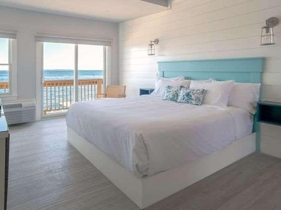 Falmouth Tides Room photo
